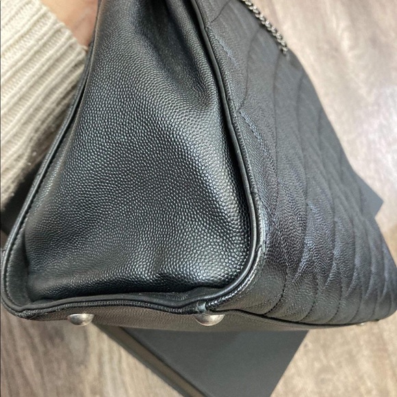 Chanel Caviar crossbody bag - Picture 12 of 14